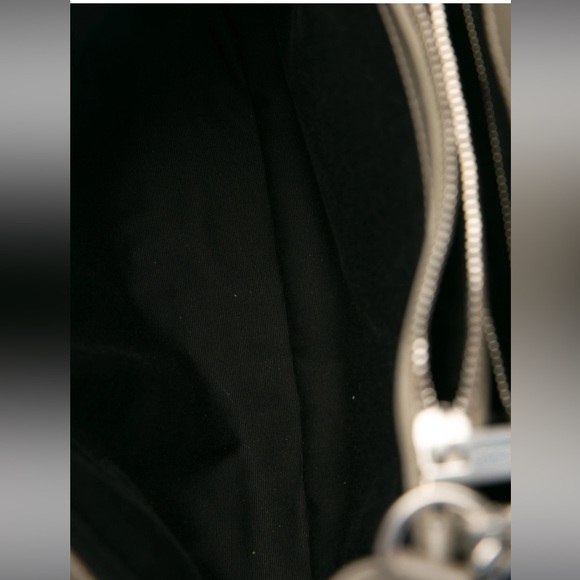 SAINT LAURENT Medium Monogram Loulou - Picture 5 of 5